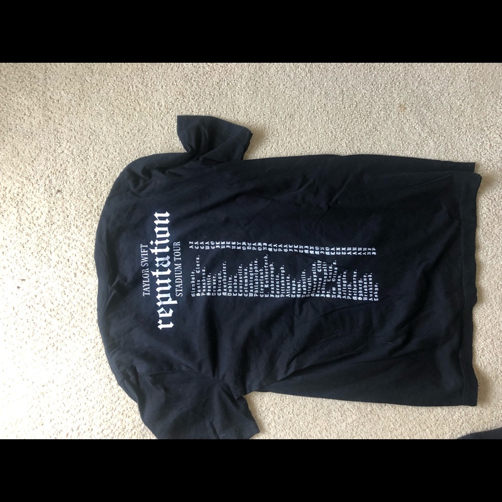 Taylor swift reputation concert tee shirt